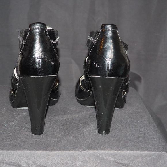 Shoes - Picture 5 of 10